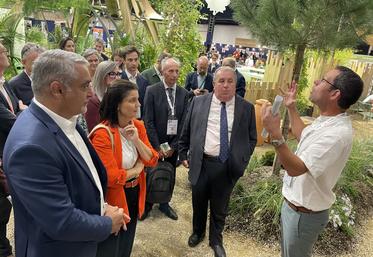 Le président, Marc-Henri Doyon, lors de l'inauguration du salon, mardi matin.