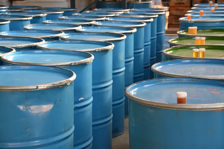 <em class="placeholder">Il est essentiel d&#039;utiliser du matériel et des équipements aptes au contact alimentaire, pour éviter la contamination lors de l&#039;extraction et du conditionnement.</em>