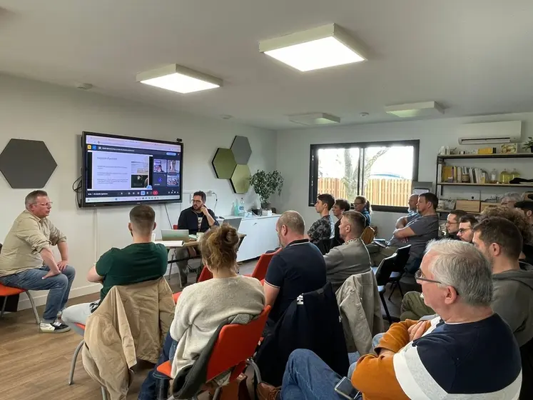 <em class="placeholder">Réunion annuelle du groupe de sélection apicole "Abeille ligérienne"</em>