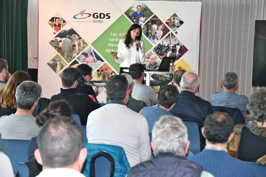 Kristel Gache, directrice du GDS France, a rappelé l'importance de la biosécurité au sein des élevages dans la lutte contre la propagation des épizooties.