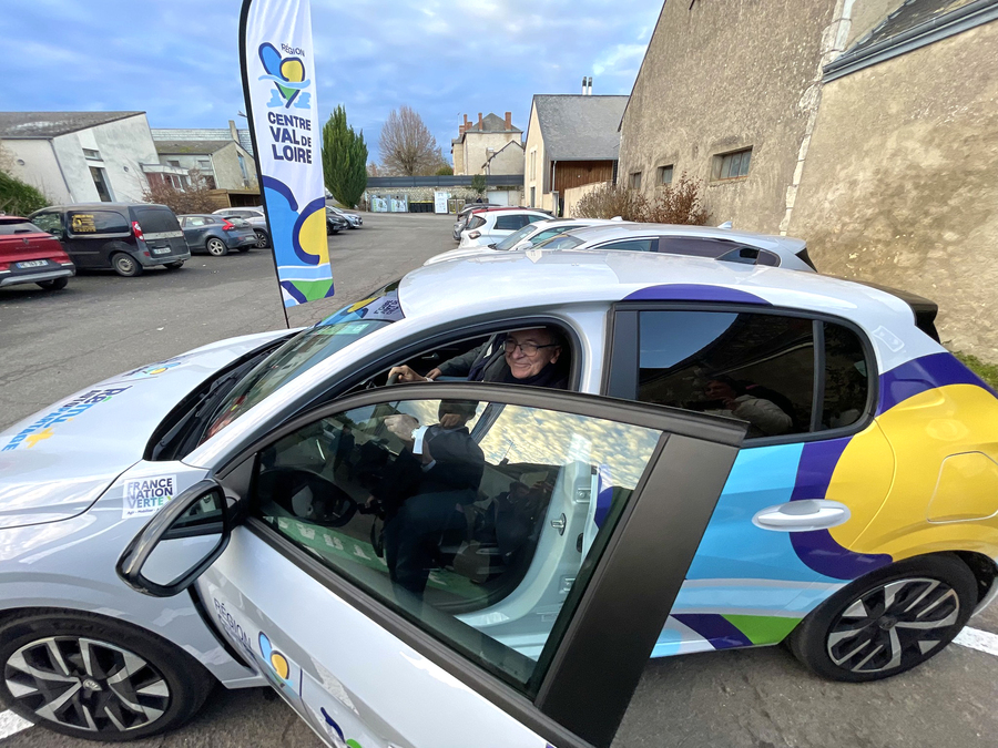 La Région a inauguré une nouvelle station Rémi+ Autopartage, à Martizay, le 9 décembre dernier. Le véhicule en libre-service a vocation à faciliter les déplacements du quotidien en territoires ruraux. © D.R
xxxxxx