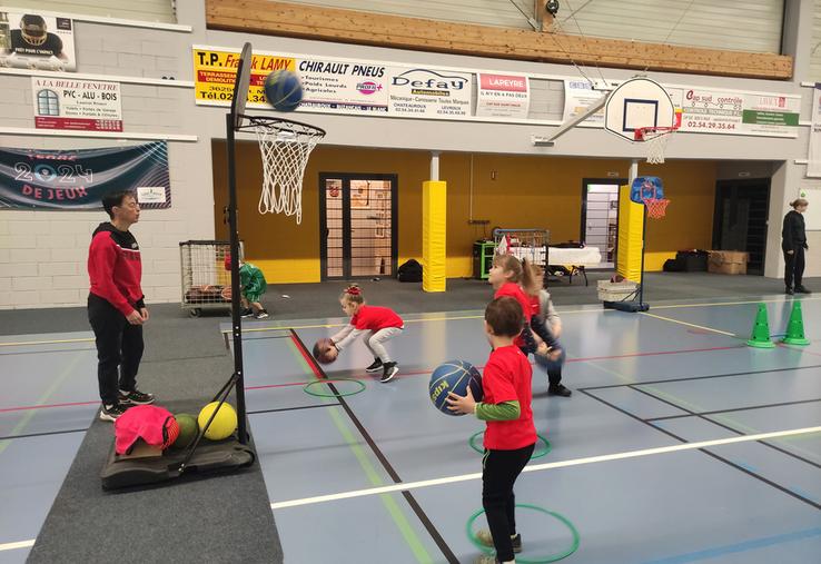 Pour de nombreux élus, au-delà des bienfaits de l’activité physique pour les plus jeunes, le sport participe pleinement au tissu social et rural.  ©B.R