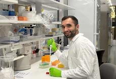 Simon Perrin a obtenu son bac S à Naturapolis en 2013. Désormais, il travaille comme chercheur dans un laboratoire de Stockholm. ©S.P