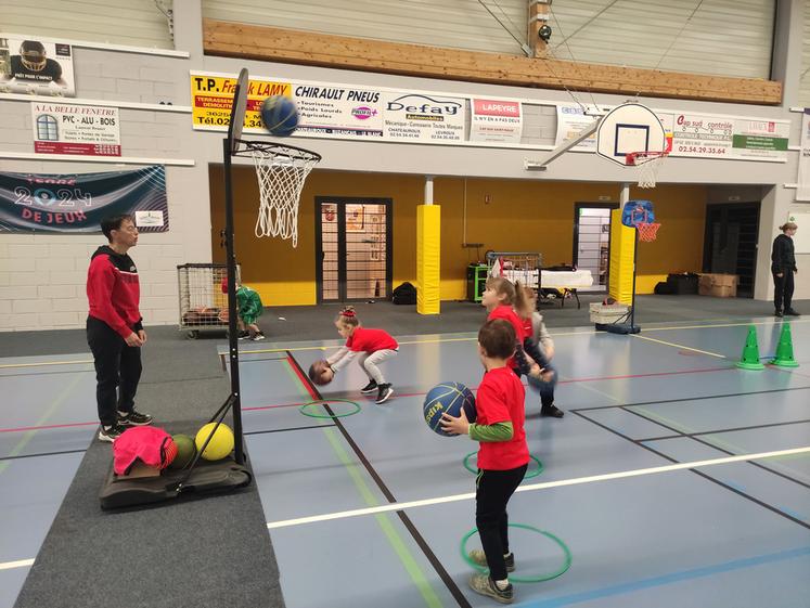 Pour de nombreux élus, au-delà des bienfaits de l’activité physique pour les plus jeunes, le sport participe pleinement au tissu social et rural.  ©B.R