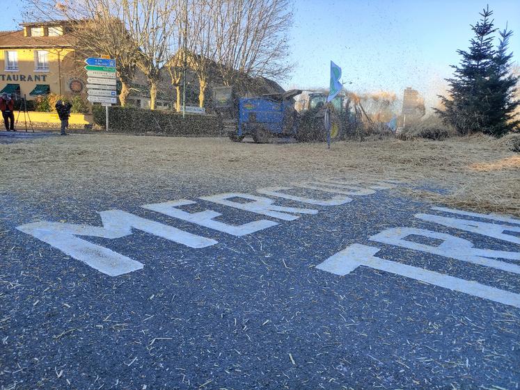 A La Châtre, les agriculteurs de la FDSEA 36 se sont une fois de plus mobilisés contre le Mercosur, le 5 janvier. ©B.R