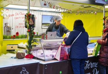 En plus des marchés traditionnels, de nombreux producteurs, à l'image de Sylvain Rabaté, participent aux marchés de Noël, ce qui nécessite d'adapter la production en conséquence. ©DR