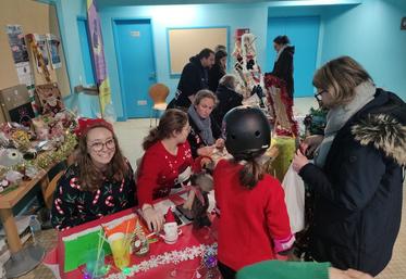 Le 20 décembre, le roller dance de Noël des Piranhas de Châteauroux était au profit de l’association de Chiens guides d'aveugles du Centre-Ouest. ©B.R