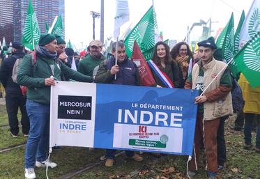 Alix Fruchon, députée, était présente à Strasbourg aux côtés des agriculteurs de l’Indre pour soutenir le « non au Mercosur ». ©B.R