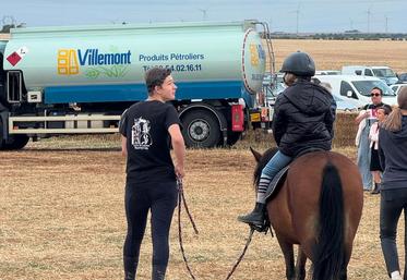 Sur le pôle équin, les plus jeunes pourront découvrir la sensation de monter grâce à un tour en poney, comme ce fut le cas lors du dernier Terr'Agri à Levroux. © Écurie de Pouzelas