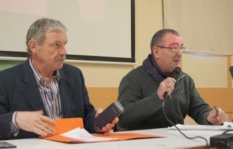 Jean-Louis Duron, administrateur, et Jacques Beaudoin, président.
« J’assume. Nous avons fait le choix de soutenir la production cette année » a expliqué le président, suite aux remarques dues au mauvais résultat annuel de la coopérative.