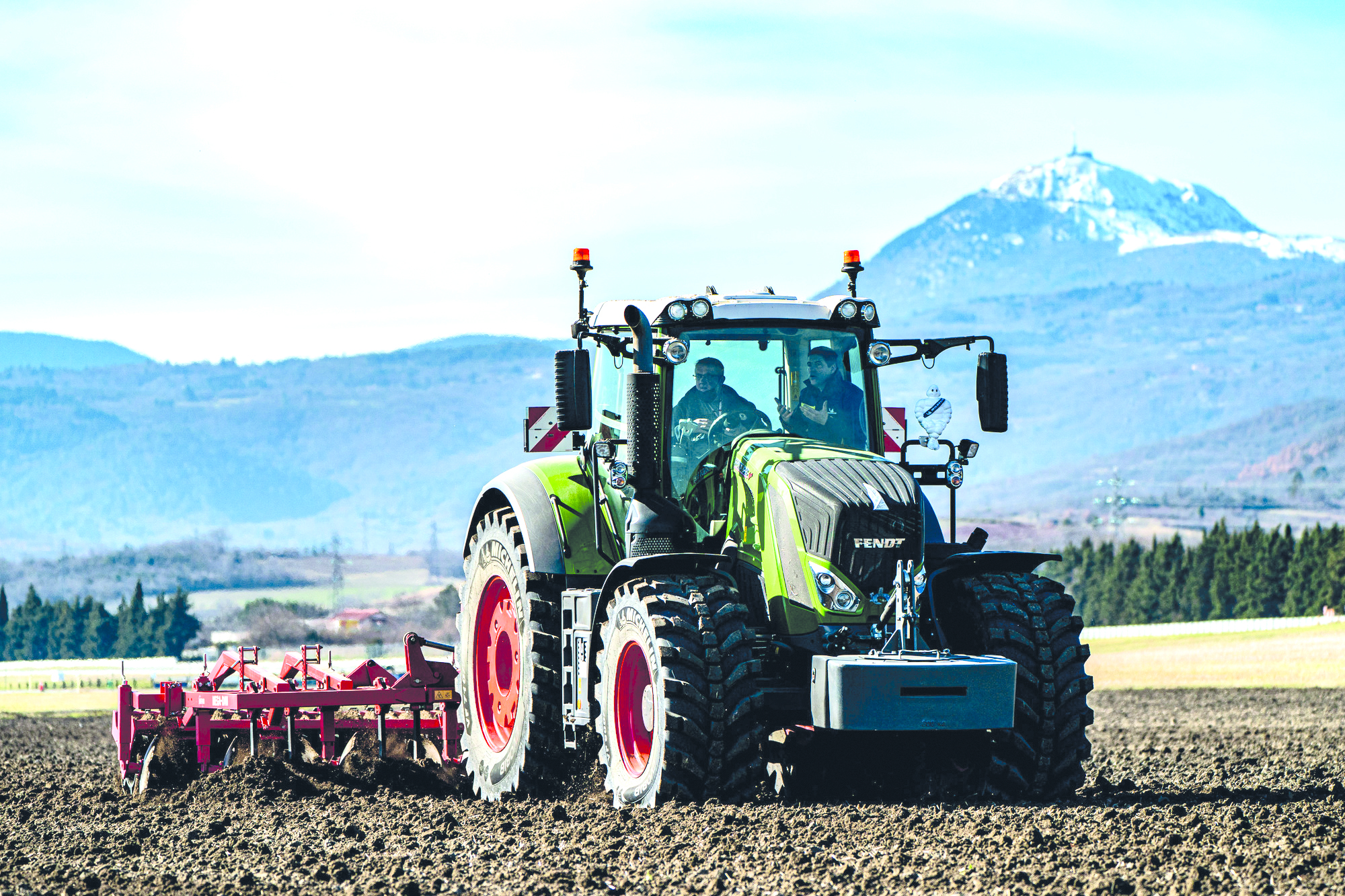 Michelin présente le plus grand pneu tracteur au monde