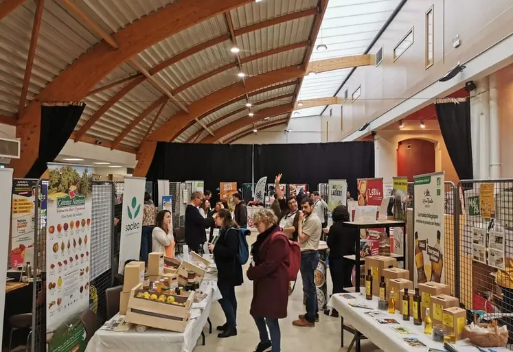 stands avec visiteurs