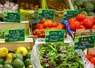 étal de fruits et légumes bio