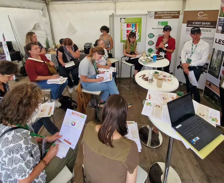 Des représentants de La Coopération agricole en conférence de presse sur Tech & Bio