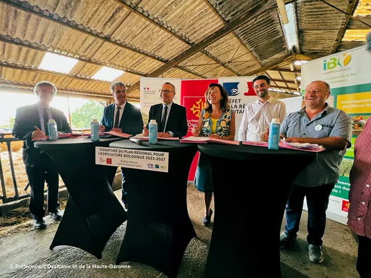 Signature du plan bio par Carole Delga en Occitanie.