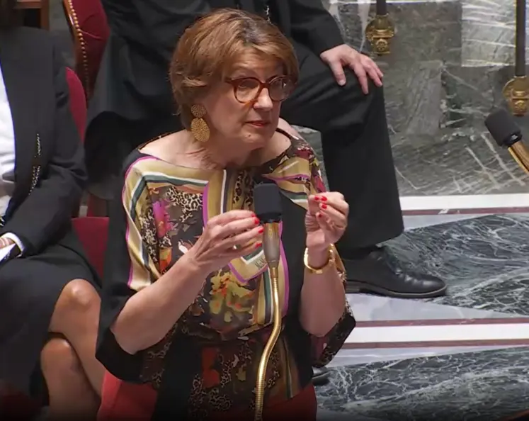 Annie Genevard s'exprimant devant les députés