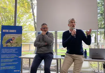     Nathalie Marchand  De gauche à droite : Henri Godron, président de Biocoop et Frédéric Faure, vice-président de Biocoop, au salon Marjolaine, au parc floral à Vincennes.