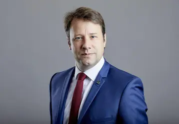 Portrait de Loïg Chesnais-Girard, président de la région Bretagne et de la commission agricole de Régions de France. 