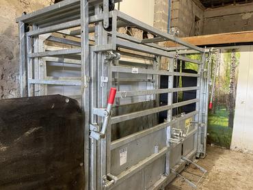 <em class="placeholder">Cage de contention de l&#039;abattoir Audelea</em>