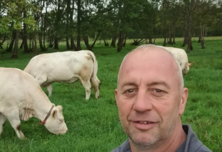 Sébastien Plaire, Les Nouillers en Charente-Maritime, 400 ha, 110 vêlages en race charolaise en système naisseur-engraisseur, 4 UTH