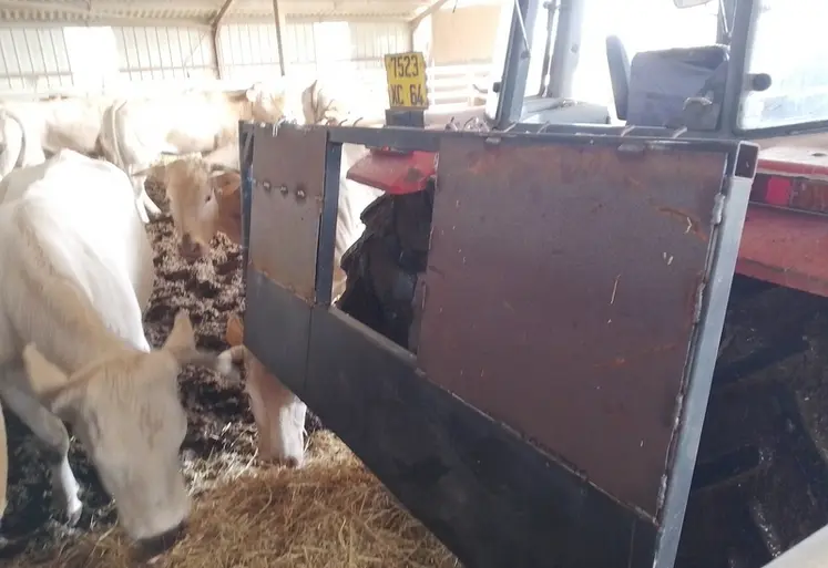 <em class="placeholder">barrière de contention vache allaitante </em>