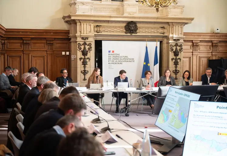 <em class="placeholder">La ministre de l'Agriculture, de l'Agro-alimentaire et de la Souveraineté alimentaire, Annie Genevard, a reuni une séance plénière du Parlement du sanitaire (Conseil ...</em>