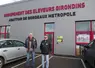 <em class="placeholder">Serge Chiappa, président du GEG (à gauche) et Philippe Nompeix, directeur, devant l’abattoir de Bègles. </em>
