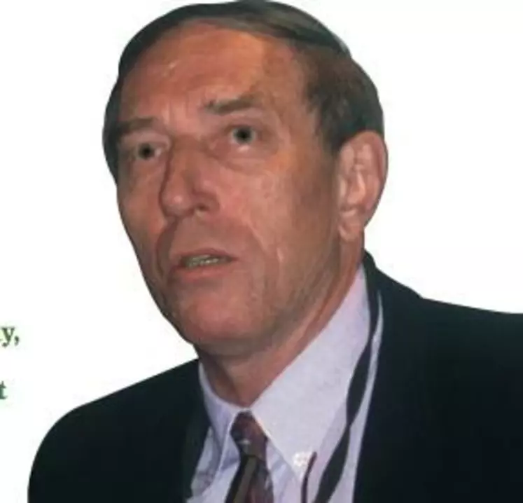 François Meschy, specialiste de la nutrition minérale : "les besoins du troupeau allaitant en minéraux sont relativement modestes en qualité mais il n'en est pas pour autant moins important de les couvrir."