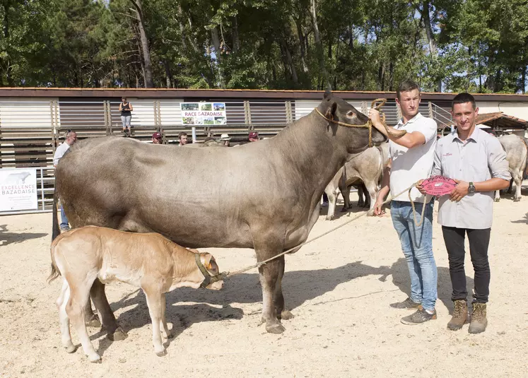 Prix de la Meilleure Reproductrice : HAIE (suitée de REBELLE) du Lycée Agricole de Bazas (33).