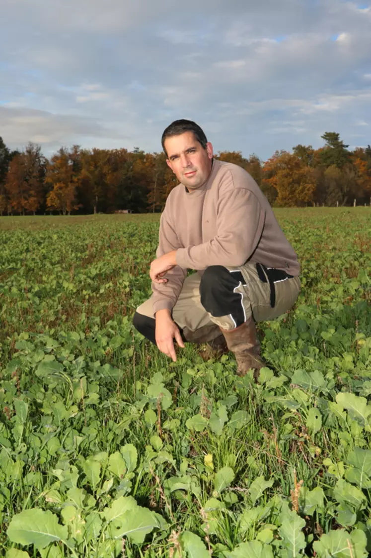 Cédric Lareure. "Mon principe est d’optimiser ce qui pousse dans les prairies, de mettre tous les atouts de mon côté pour récolter un maximum de marchandise sur les surfaces en culture." © F. d'Alteroche