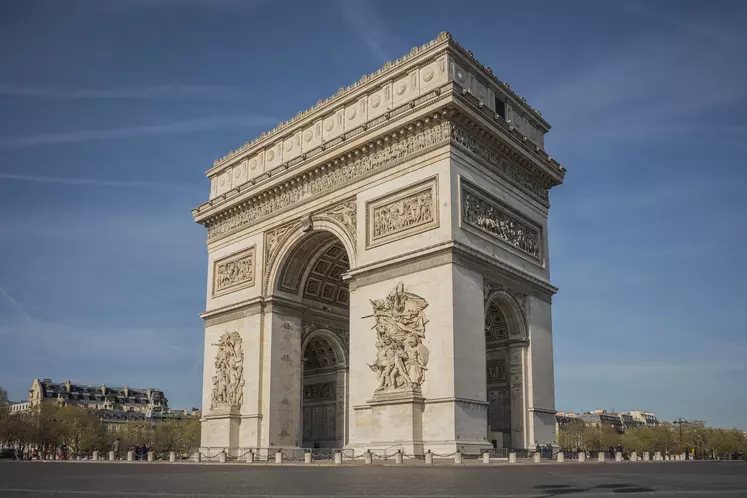 Un cortège inédit s'organise pour monter à la capitale, ce dimanche 2 avril, et se mobiliser contre la réforme des retraites. La manifestation doit s'élancer depuis l'Arc de triomphe, en tout début de matinée.