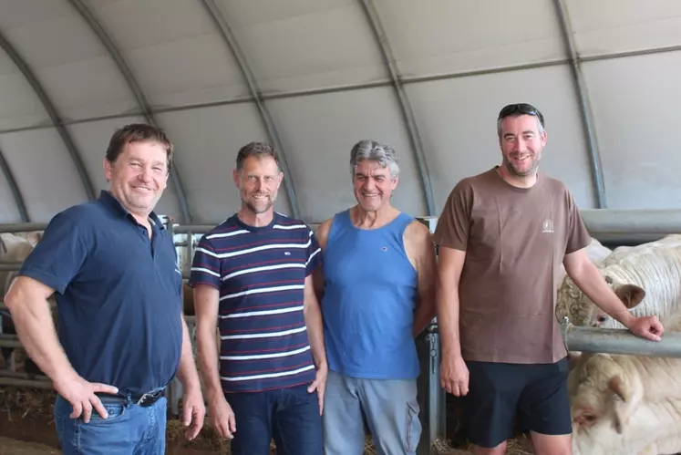 De gauche à droite, Denis Petitguyot de Dijon Céréales, David Personeni de Feder, Didier Vachet et Vincent Vachet. Grâce à l’expérience familiale dans la filière ...