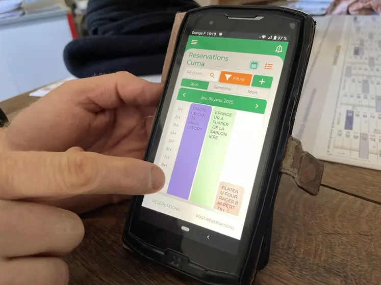 <em class="placeholder">Application sur Smartphone pour la réservation des matériels de la Cuma L&#039;Entraide d&#039;Ouville dans la Manche. </em>