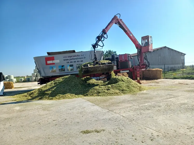 mélangeuse coproduits pour ensilage en mélange avec ensilage de maïs