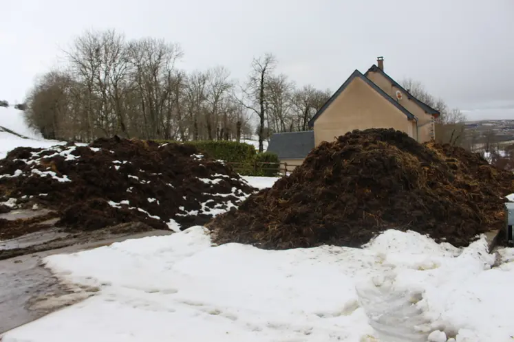 <em class="placeholder">fumière neige Cantal</em>