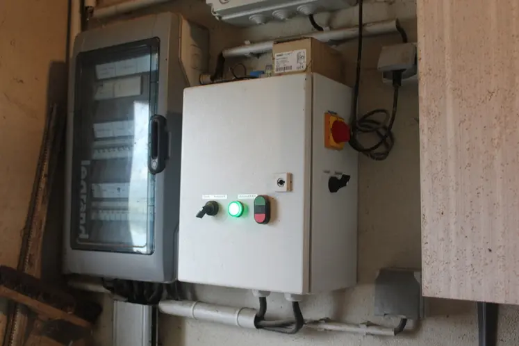 <em class="placeholder">Le moteur électrique du malaxeur peut fonctionner en mode manuel ou en mode automatique.</em>