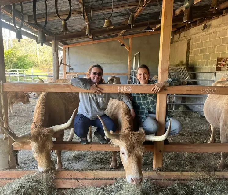 <em class="placeholder">Françoise Touyet et Anabelle Meyer avec des vaches louées</em>
