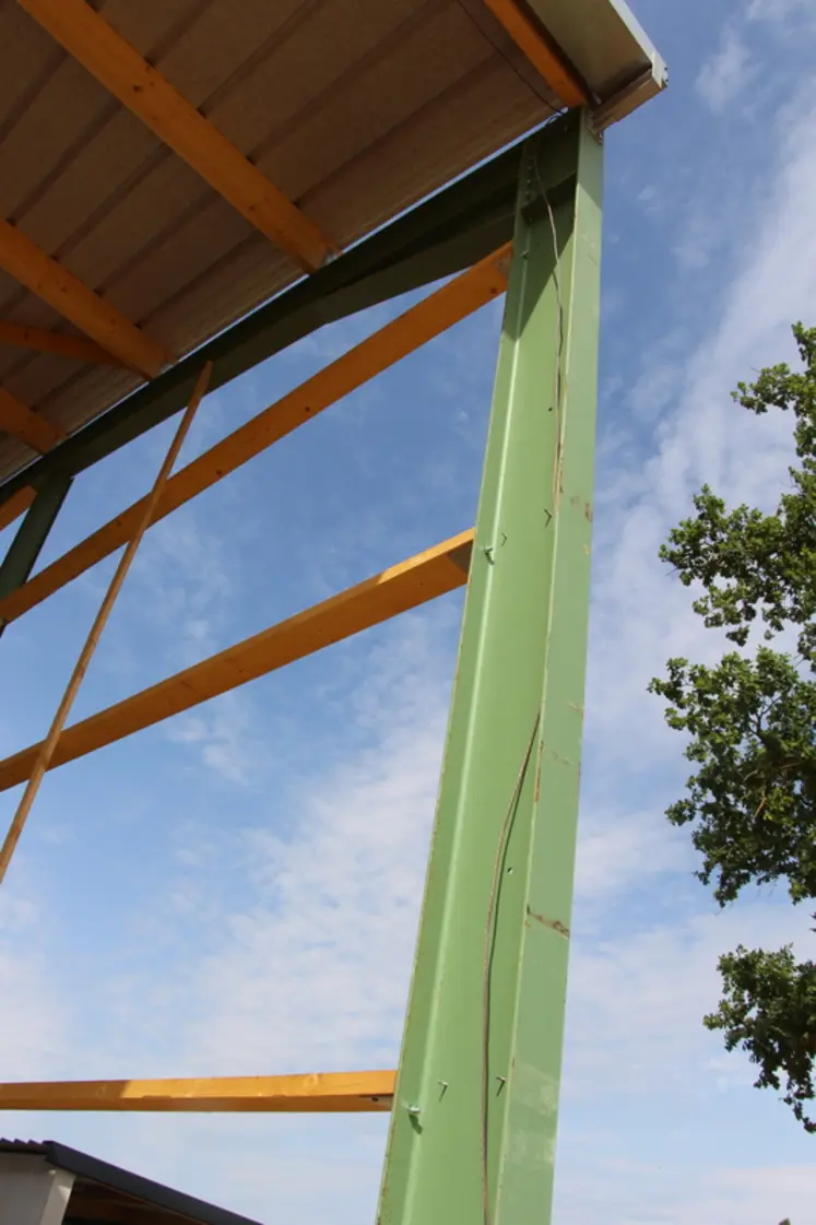 <em class="placeholder">tresse de cuivre mise à la terre photovoltaïque</em>