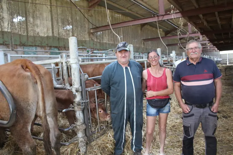 <em class="placeholder">bâtiment veaux sous la mère limousines EARL de la Petrenne</em>