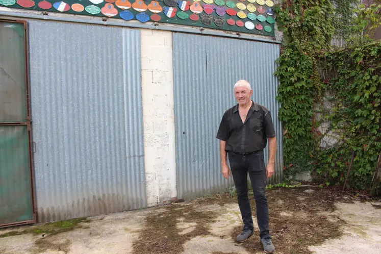 <em class="placeholder">Philippe Taurisson élebeur limousines veaux sous la mère à Varetz en Corrèze</em>