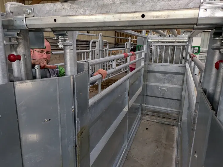 <em class="placeholder">Couloir de contention à largeur réglable </em>