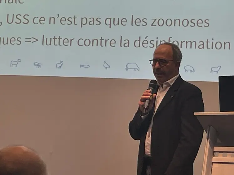 <em class="placeholder">Henri Touboul, vétérinaire référent « une seule santé » pour le SNGTV et le SNVEL (syndicat national des vétérinaires libéraux) lors des journées nationales des ...</em>