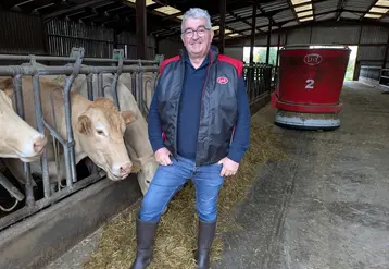 <em class="placeholder">Fabrice Bauchet, éleveur aux Landes-Guenusson (85) : «On a gagné du temps et réduit la pénibilité en automatisant l&#039;alimentation de notre troupeau.»</em>