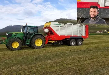 <em class="placeholder">Sylvain Poulet devant sa remorque autochargeuse Pöttinger Jumbo 8400</em>