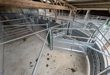 <em class="placeholder">Parc de contention par Jourdain et Maréchalle Pesage</em>