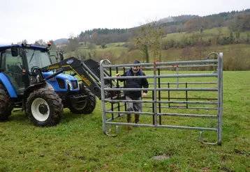 <em class="placeholder">contention cage portée pour les veaux naissants en plein air</em>
