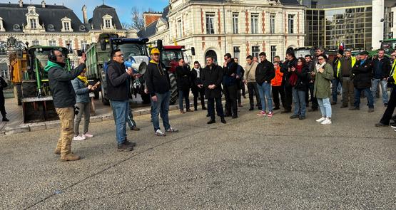 Les agriculteurs de la Coordination Rurale ont investi la Préfecture jeudi vers 11 h 30.