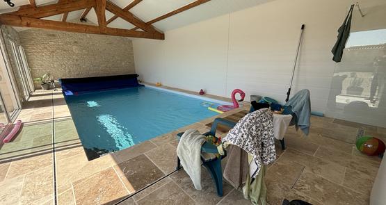 Depuis quelques semaines, le gîte dispose d'une piscine intérieure.