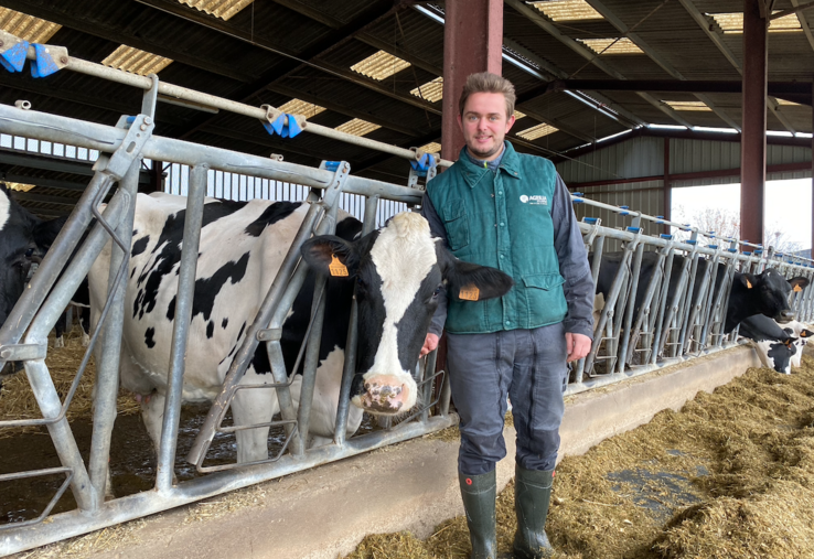 Thomas et sa vache Obstinée, présentée lors du Printemps des génisses en 2019.
