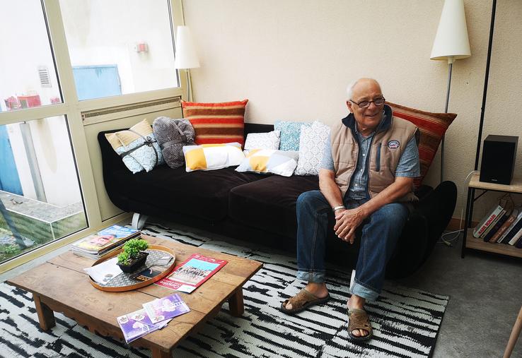 Jean a quitté un petit appartement de Poitiers pour Coloc 55, un soulagement pour lui.